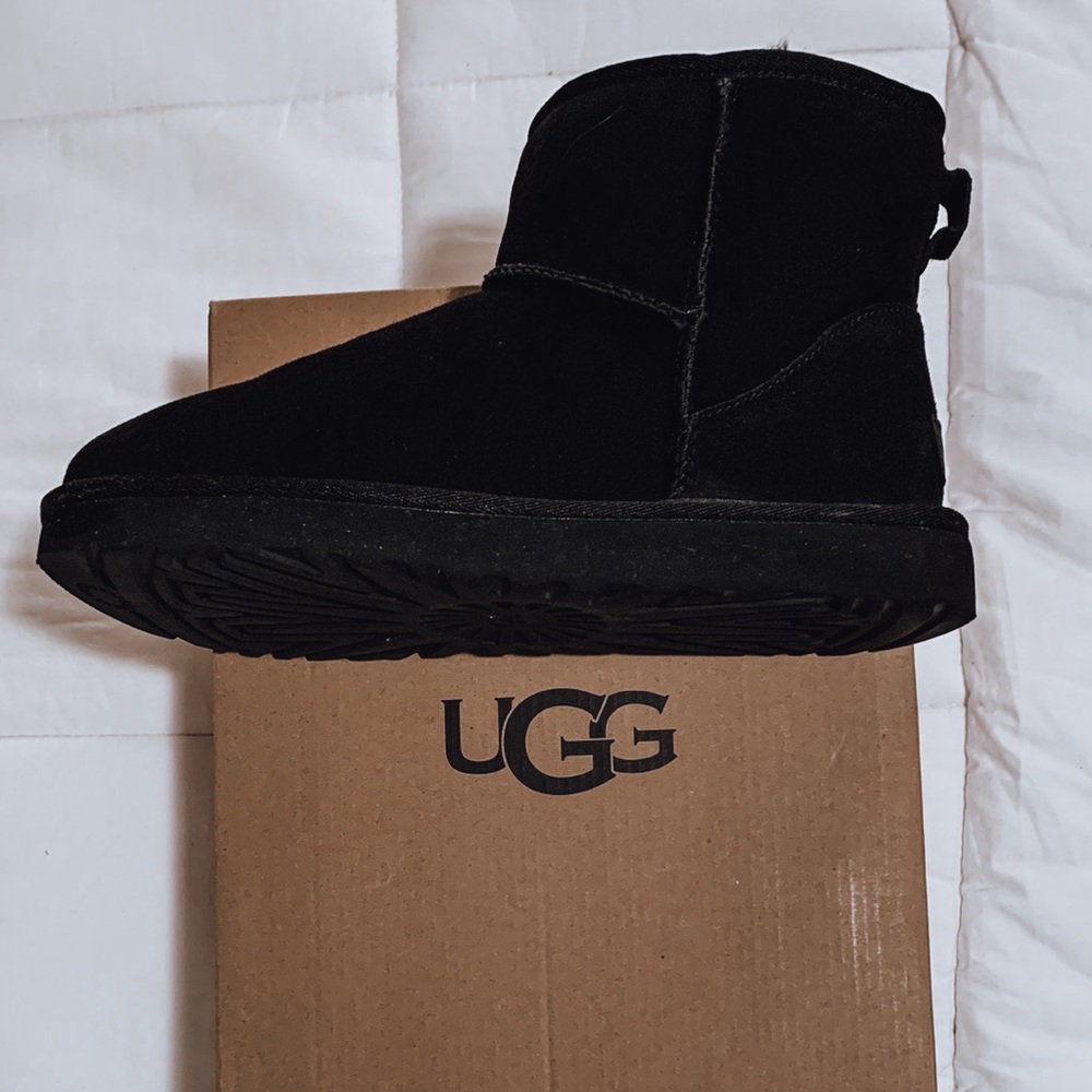UGG Classic Mini II Shearling Bootie Black Size 9